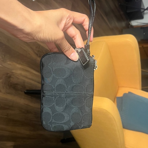 Coach Signature Wristlet Jacquard/Leather Wallet Black - Picture 1 of 1